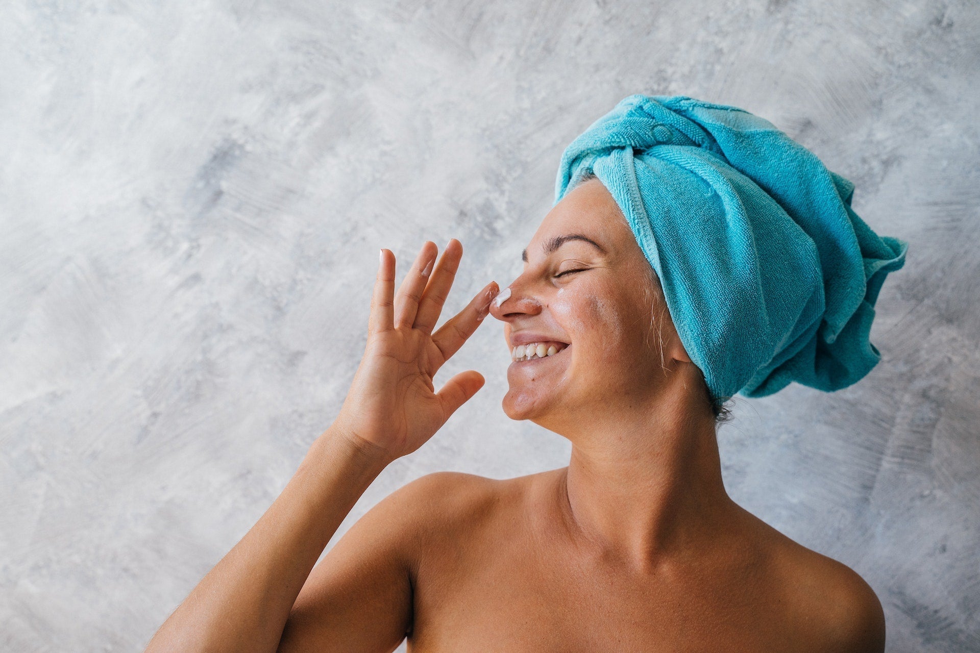 How to Get the Best Color from Your Self-Tanner